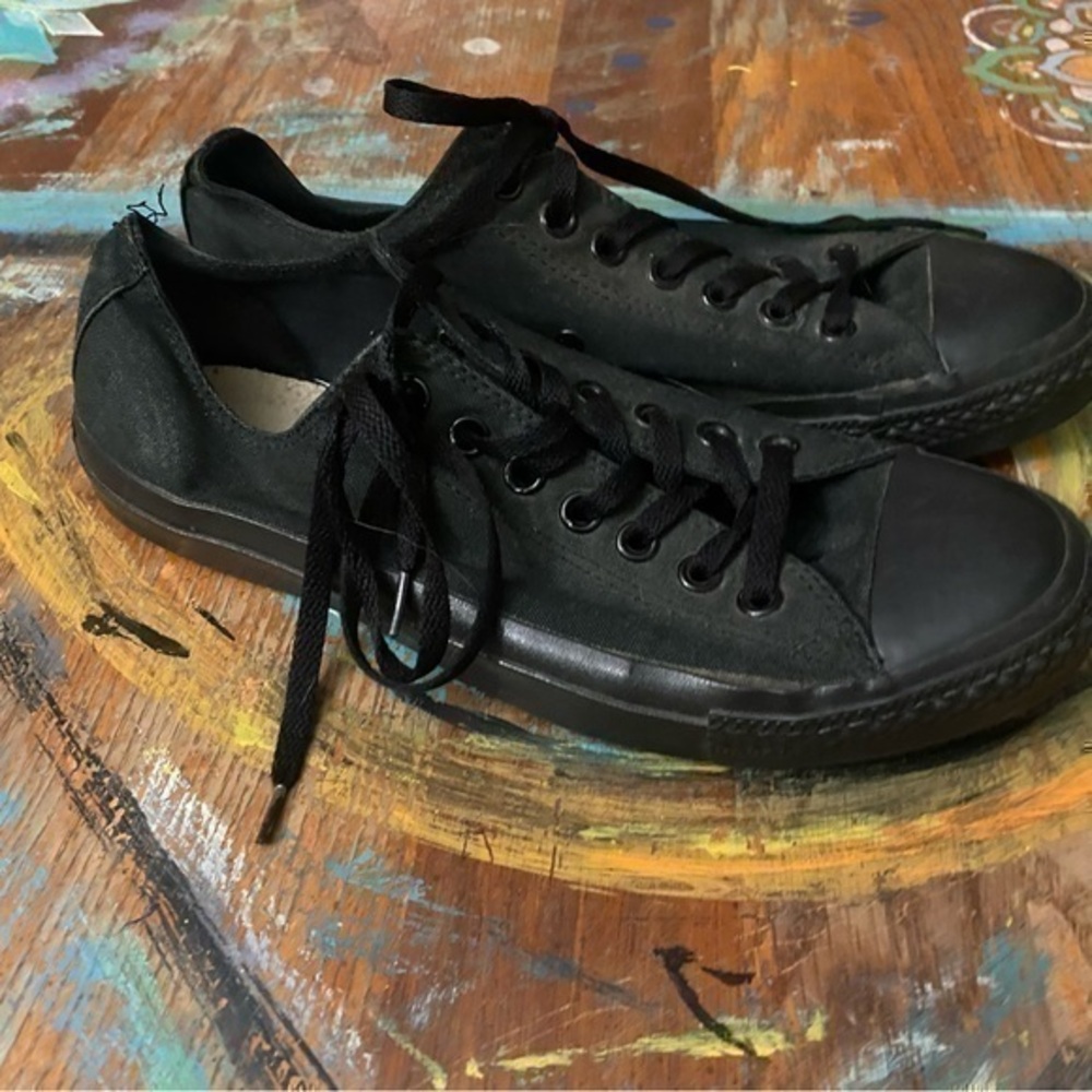 Converse Black Sneakers